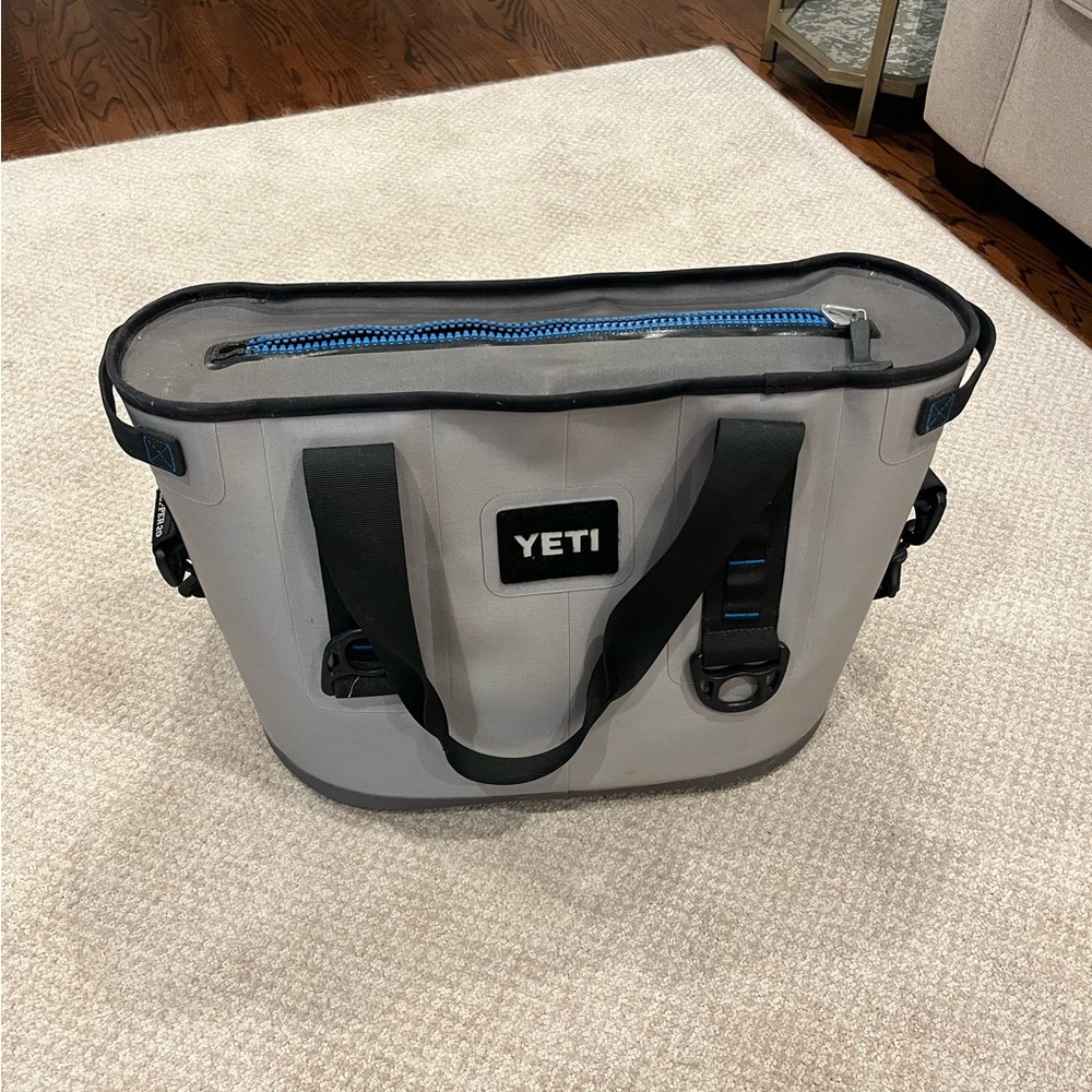Yeti Hopper 20